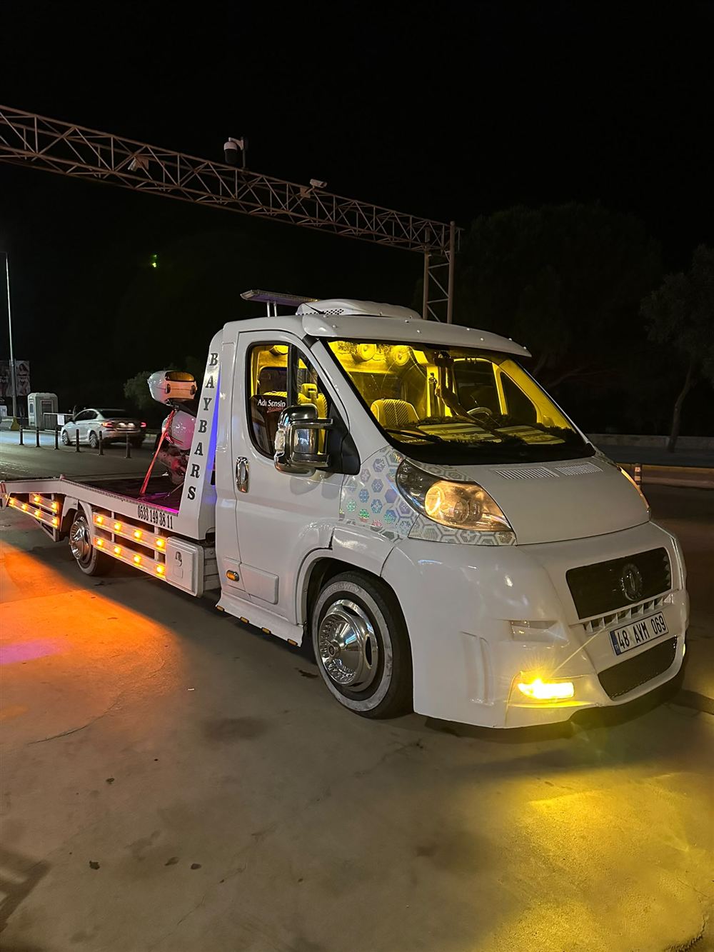 Baybars çekicisi gece görevinde — Bodrum 7/24 yol yardım